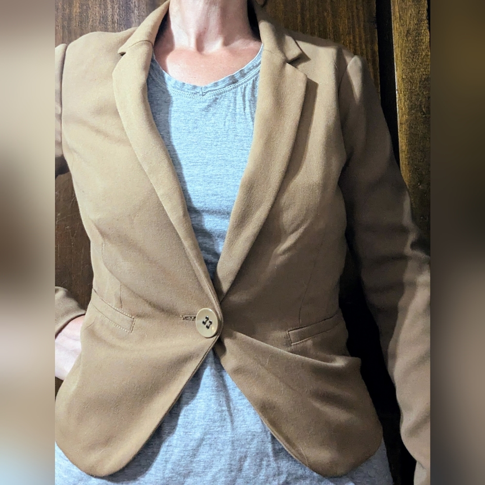 Chado, size Med ladies tan/tobacco colour crop blazer, EUC - Picture 12 of 13